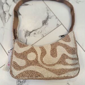 Elegant Tan and Cream Shoulder Bag with Abstract Design